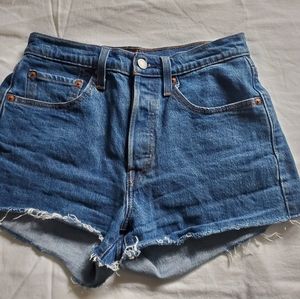 Levi denim cut off shorts barely worn